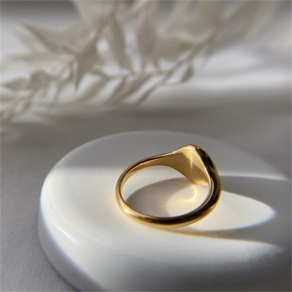 Stylish Chunky Signet Wave Ring - Picture 7 of 7